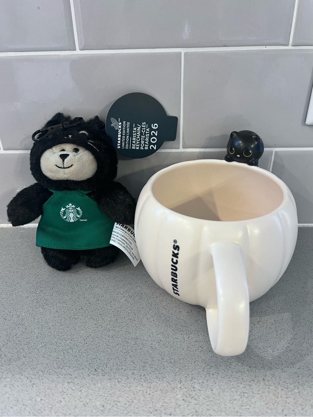 Starbucks Limited Edition 2026 Black Cat Bearista Keychain White Pumpkin Cat Cup
